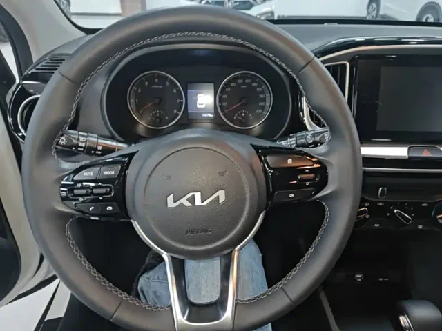 Kia KX1 — Фото автомобиля 10