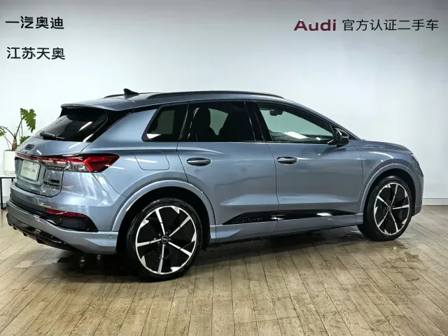 Audi Q4 e-tron — Фото автомобиля 3