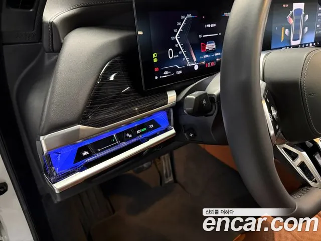 BMW 7 Series G70 — Фото автомобиля 12