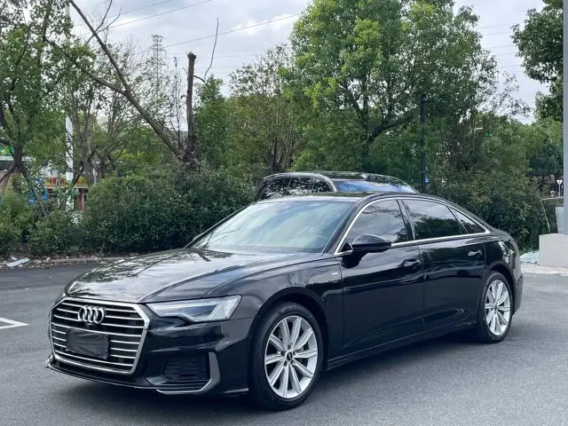 Фотография автомобиля — Audi A6L