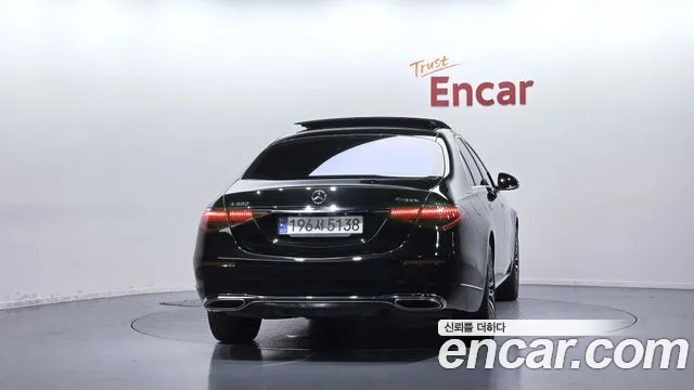 Mercedes-Benz S-Class — Фото автомобиля 4