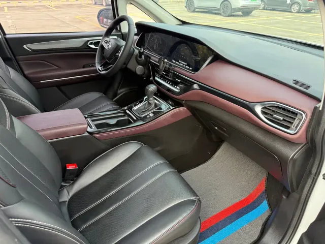GAC Trumpchi M6 — Фото автомобиля 10