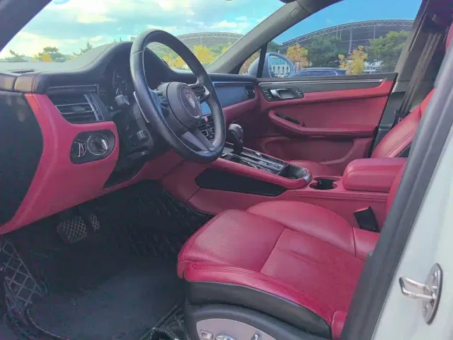 Porsche Macan — Фото автомобиля 10