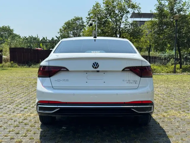 Volkswagen Sagitar — Фото автомобиля 5
