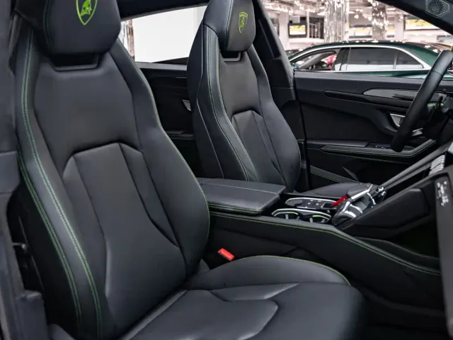 Lamborghini Urus — Фото автомобиля 16