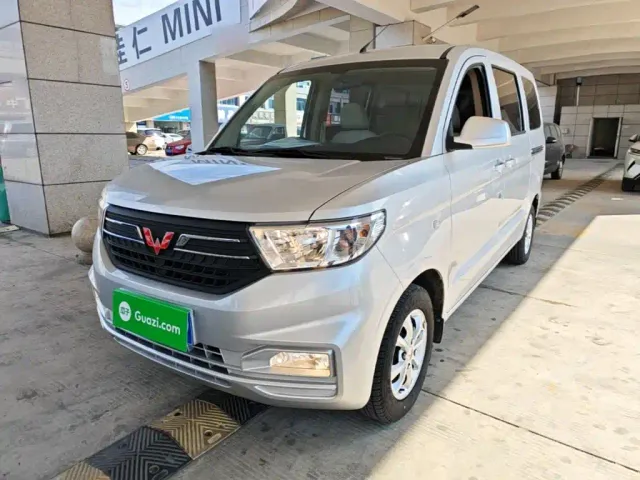 Фотография автомобиля — Wuling Hongguang V