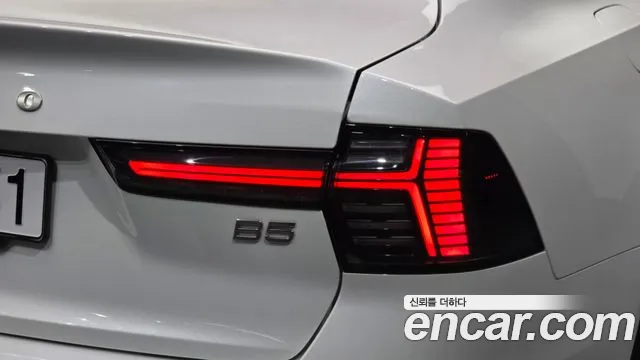 Volvo S90 — Фото автомобиля 23