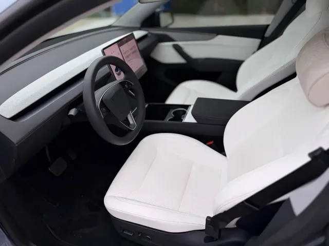 Tesla Model Y — Фото автомобиля 8
