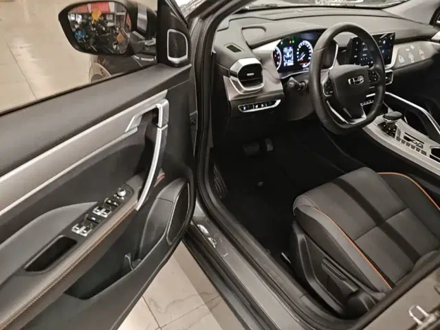 Geely Binyue — Фото автомобиля 15