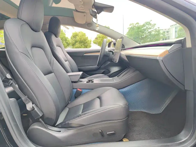 Tesla Model 3 — Фото автомобиля 18