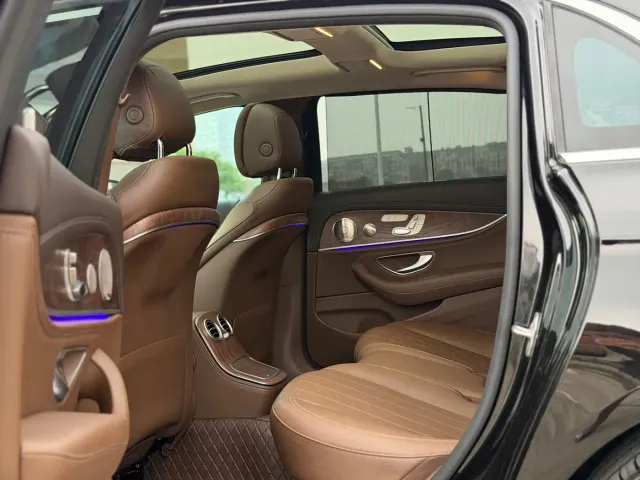 Mercedes-Benz E-Class — Фото автомобиля 8