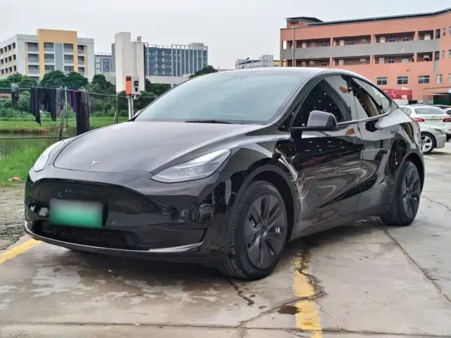 Фотография автомобиля — Tesla Model Y