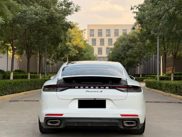 Porsche Panamera — Фото автомобиля 20