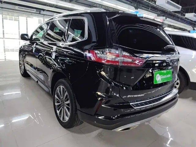 Ford Edge — Фото автомобиля 4