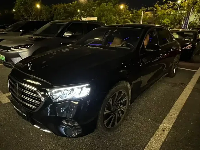 Mercedes-Benz E-Class — Фото автомобиля 2