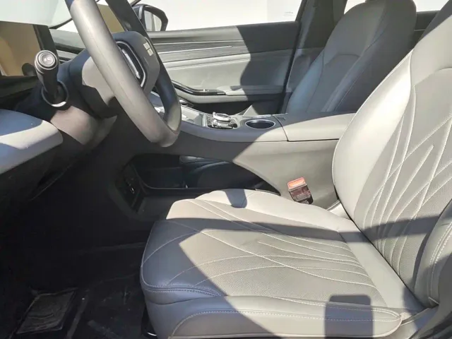Geely Galaxy L6 — Фото автомобиля 8