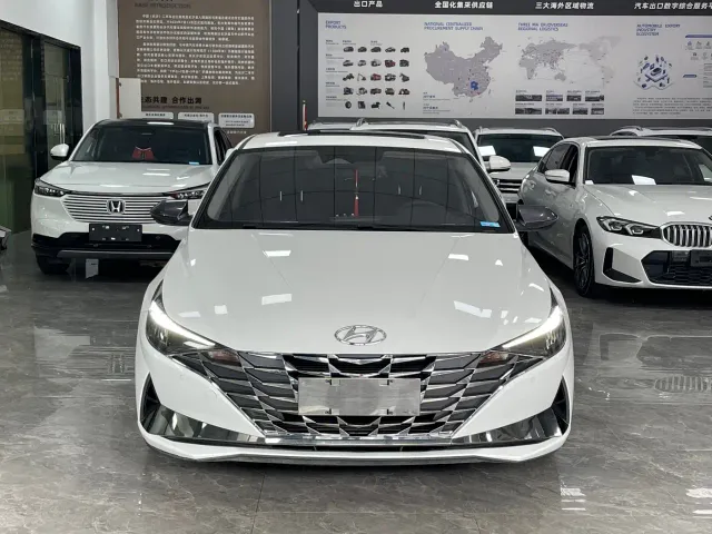 Hyundai Elantra — Фото автомобиля 2