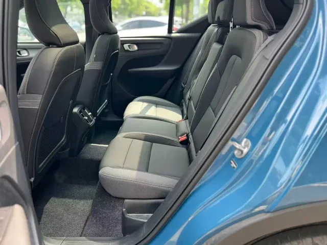 Volvo XC40 — Фото автомобиля 7
