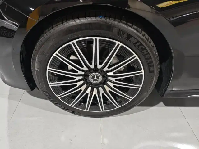 Mercedes-Benz E-Class — Фото автомобиля 22