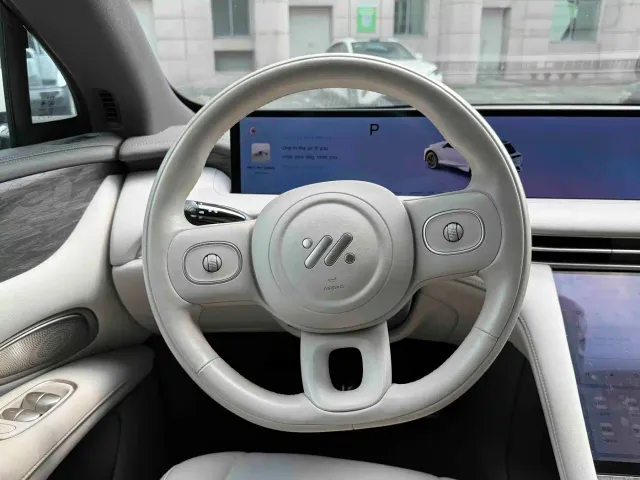 IM Motors IM LS7 — Фото автомобиля 10