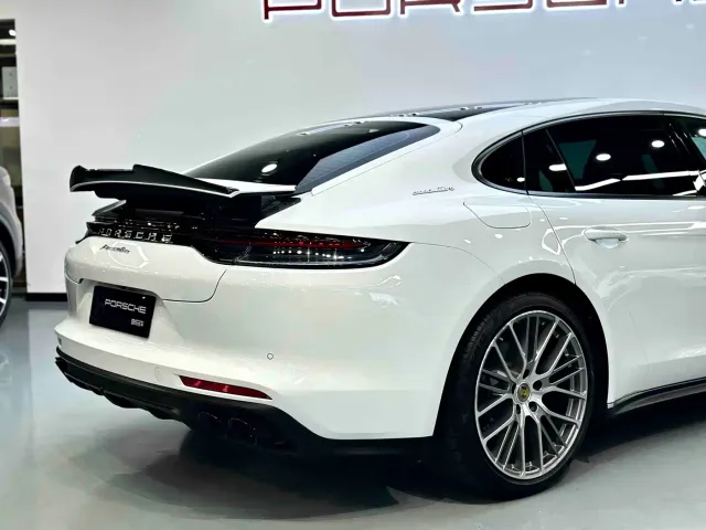 Porsche Panamera — Фото автомобиля 30