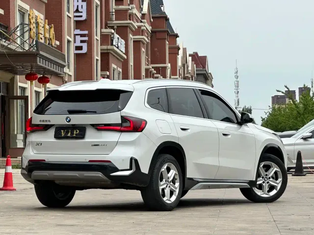 BMW X1 — Фото автомобиля 4