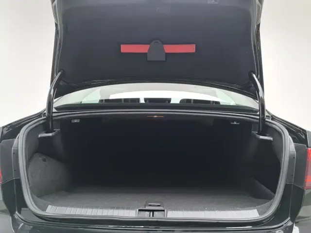 Volkswagen Magotan GTE Plug-in Hybrid 2022 GTE Luxury — Фото автомобиля 16