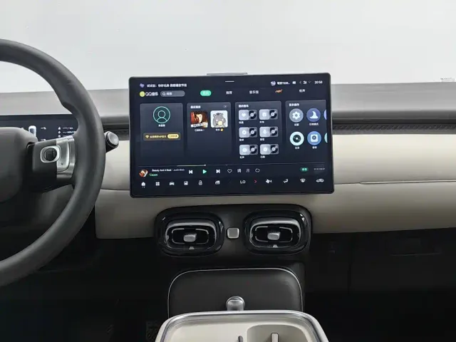 GAC Aion UT — Фото автомобиля 12
