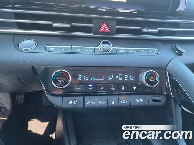 Hyundai Avante CN7 — Фото автомобиля 9