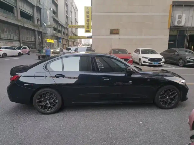 BMW 3 Series — Фото автомобиля 3