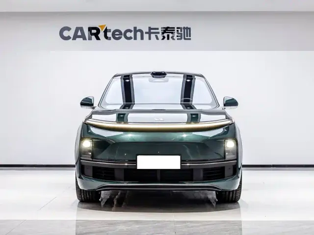 Li Auto L8 — Фото автомобиля 3