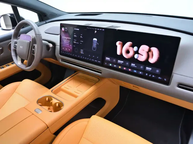 Li Auto i6 — Фото автомобиля 16