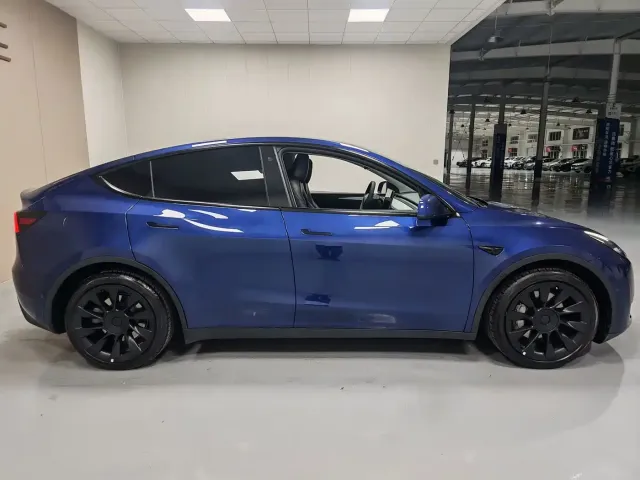 Tesla Model Y 2022 Facelift Rear-Wheel Drive Version — Фото автомобиля 14