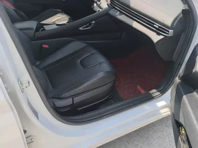 Hyundai Elantra — Фото автомобиля 8