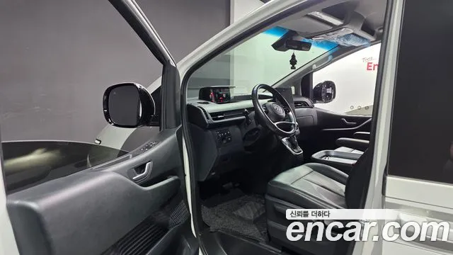 Hyundai Staria Staria — Фото автомобиля 10