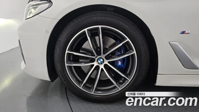 BMW 5 Series G30 — Фото автомобиля 5