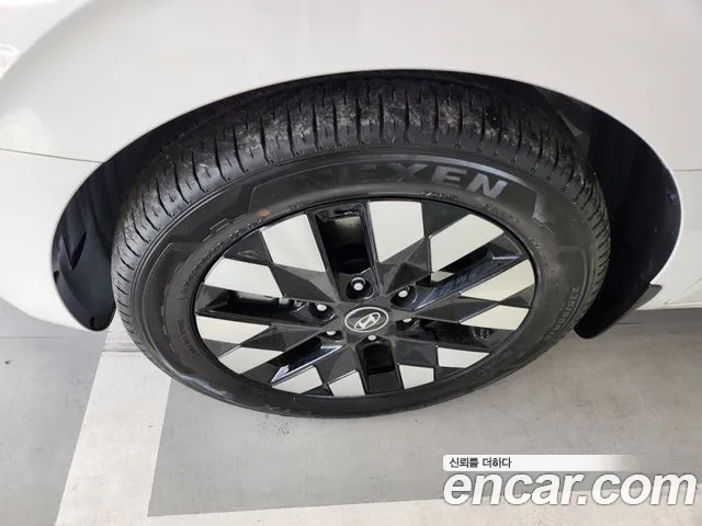 Hyundai Staria Staria 4WD Lounge 9 мест — Фото автомобиля 5