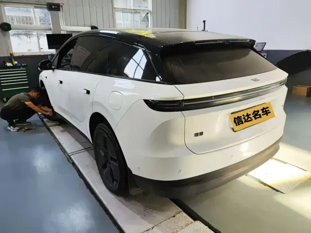 Li Auto i6 — Фото автомобиля 7