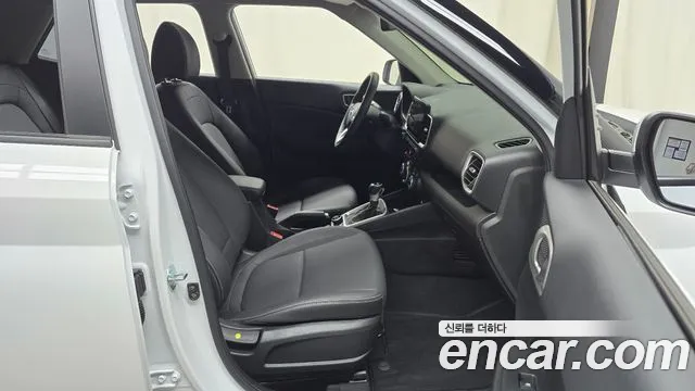 Hyundai Venue — Фото автомобиля 16