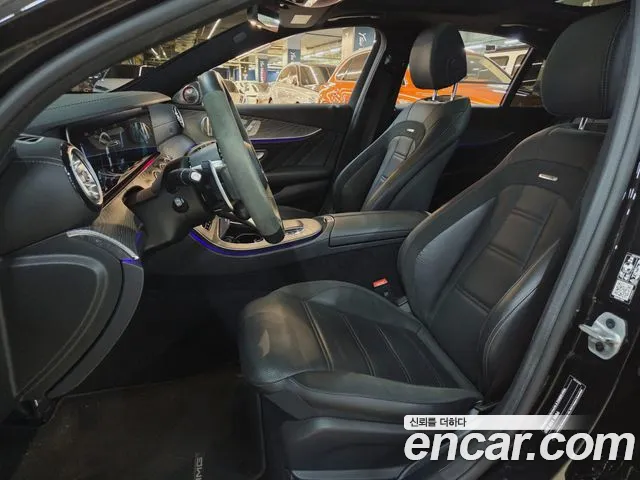 Mercedes-Benz E-Class — Фото автомобиля 6
