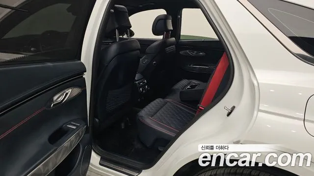 Genesis GV70 — Фото автомобиля 16