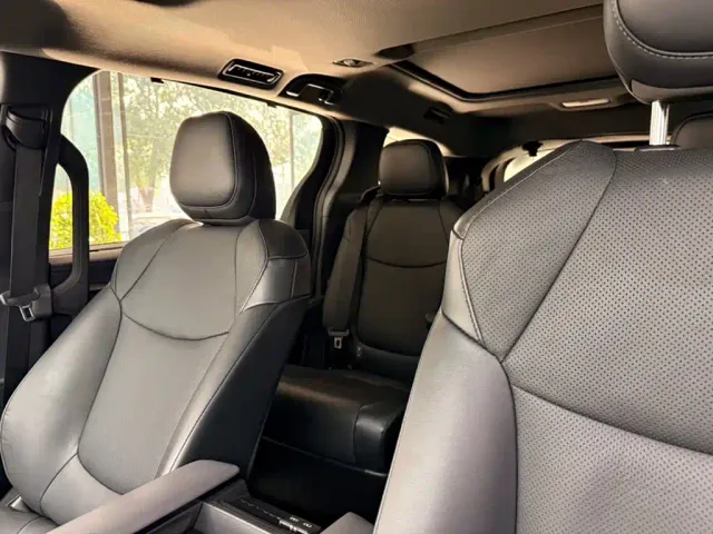 Toyota Granvia — Фото автомобиля 14
