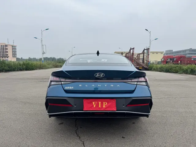 Hyundai Elantra — Фото автомобиля 20