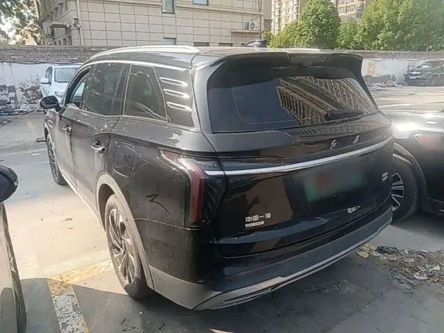 Hongqi HS7 PHEV — Фото автомобиля 4