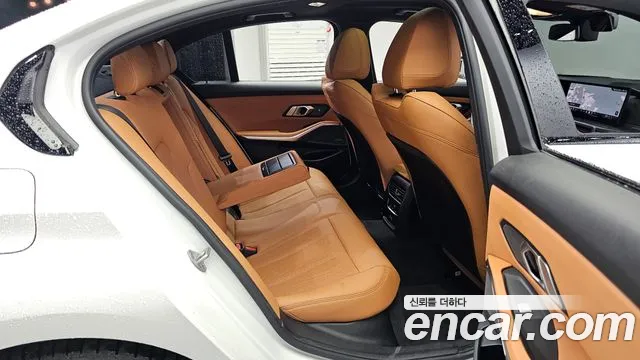 BMW 3-Series 3 серия (G20) 320i M Sport — Фото автомобиля 10