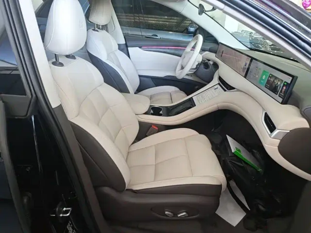 IM Motors LS6 — Фото автомобиля 19