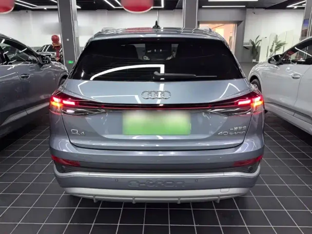 Audi Q4 e-tron — Фото автомобиля 5