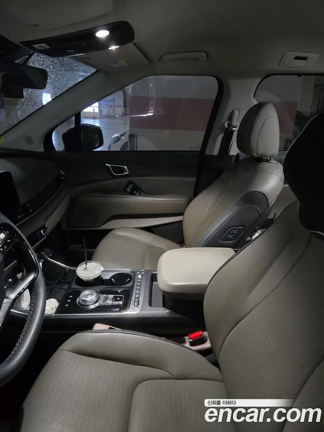 Kia Carnival Generation 4 — Фото автомобиля 7
