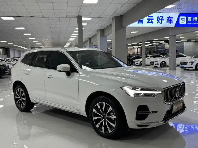 Volvo XC60 — Фото автомобиля 3
