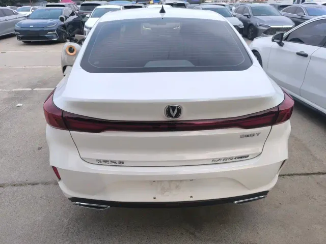 Changan Eado — Фото автомобиля 8